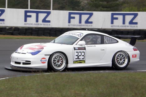 Christer Gislerud i sin Porsche 996.